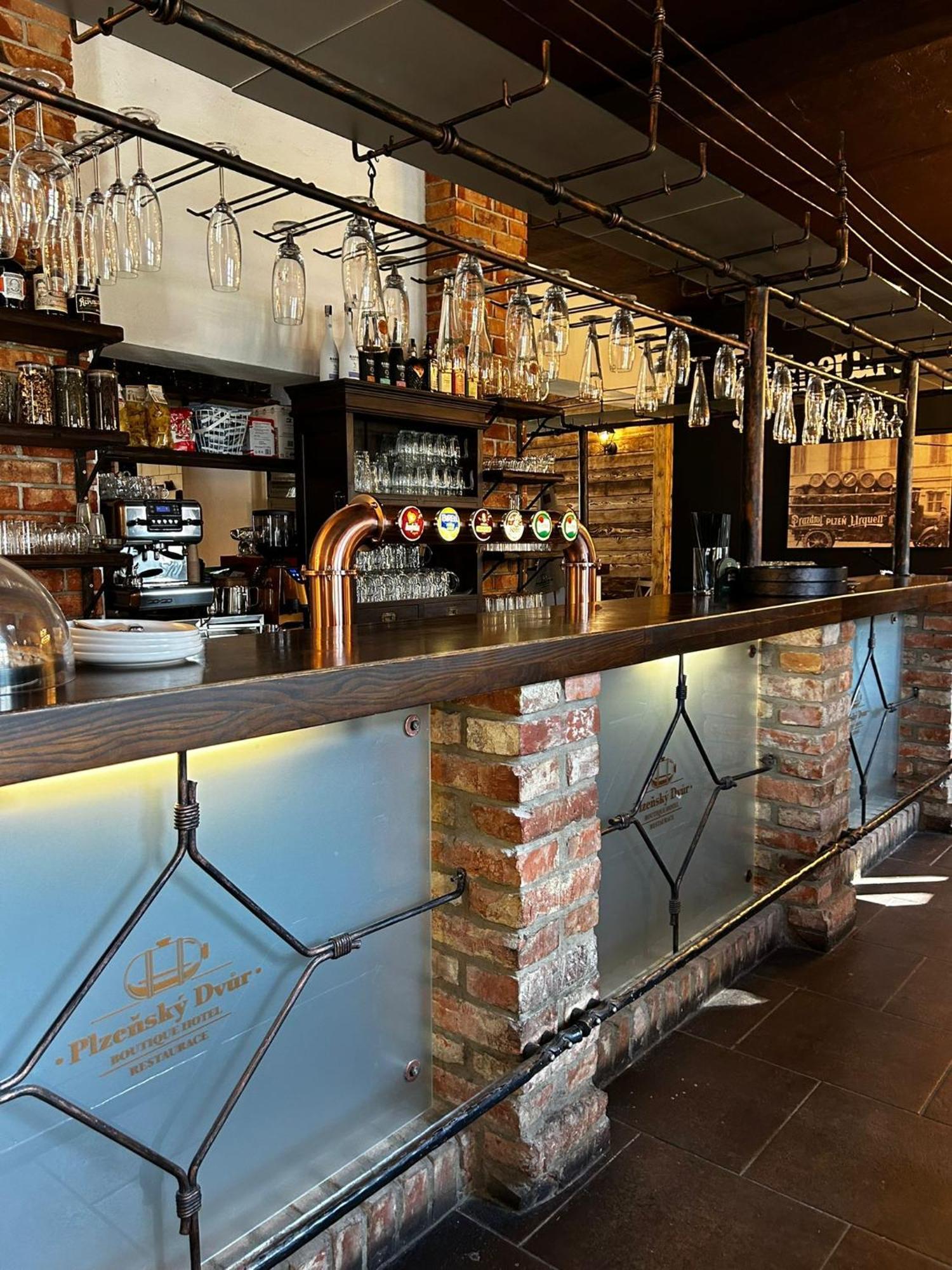 Hotel Plzensky Dvur Frýdek-Místek 外观 照片