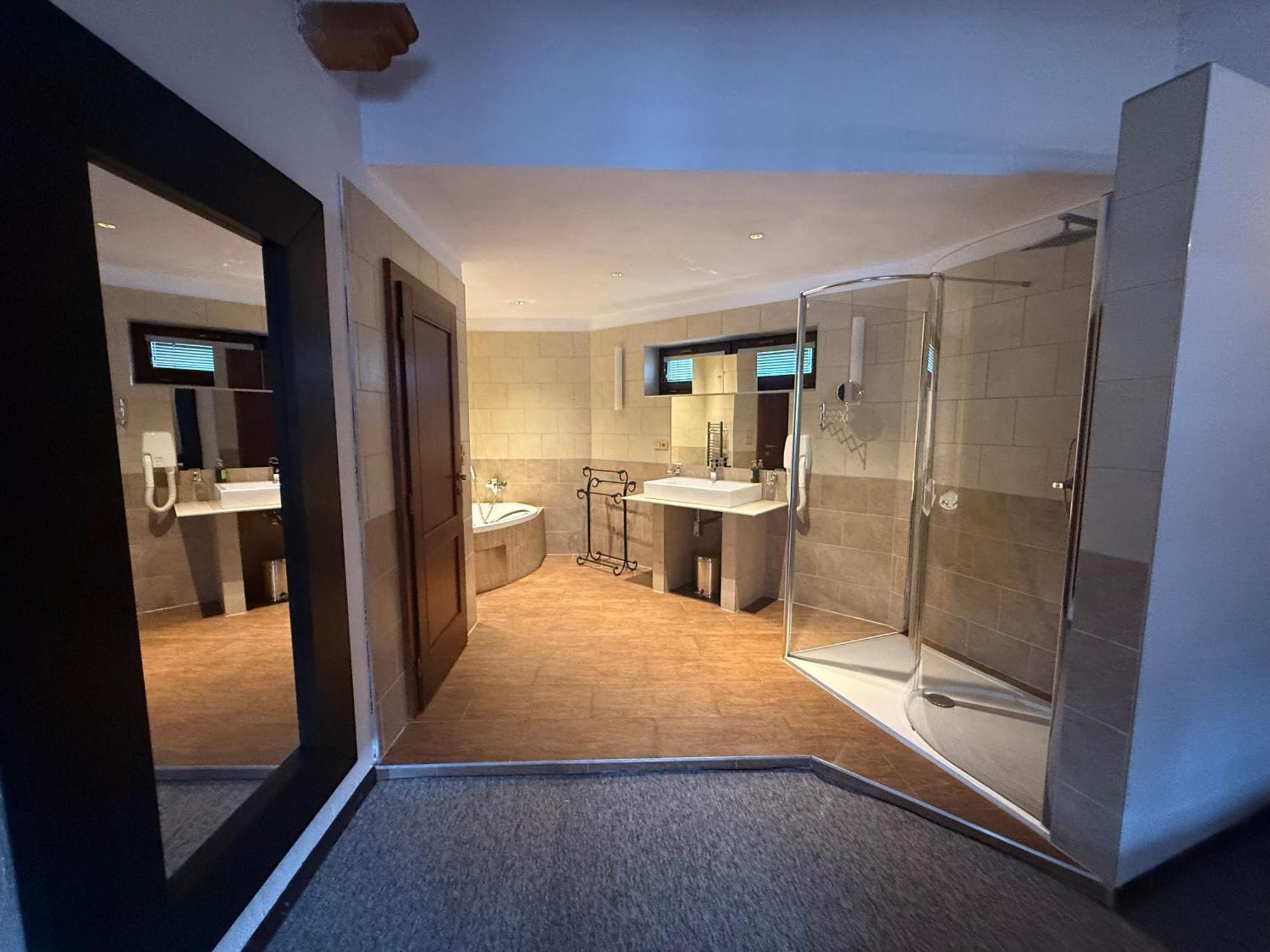 Hotel Plzensky Dvur Frýdek-Místek 外观 照片