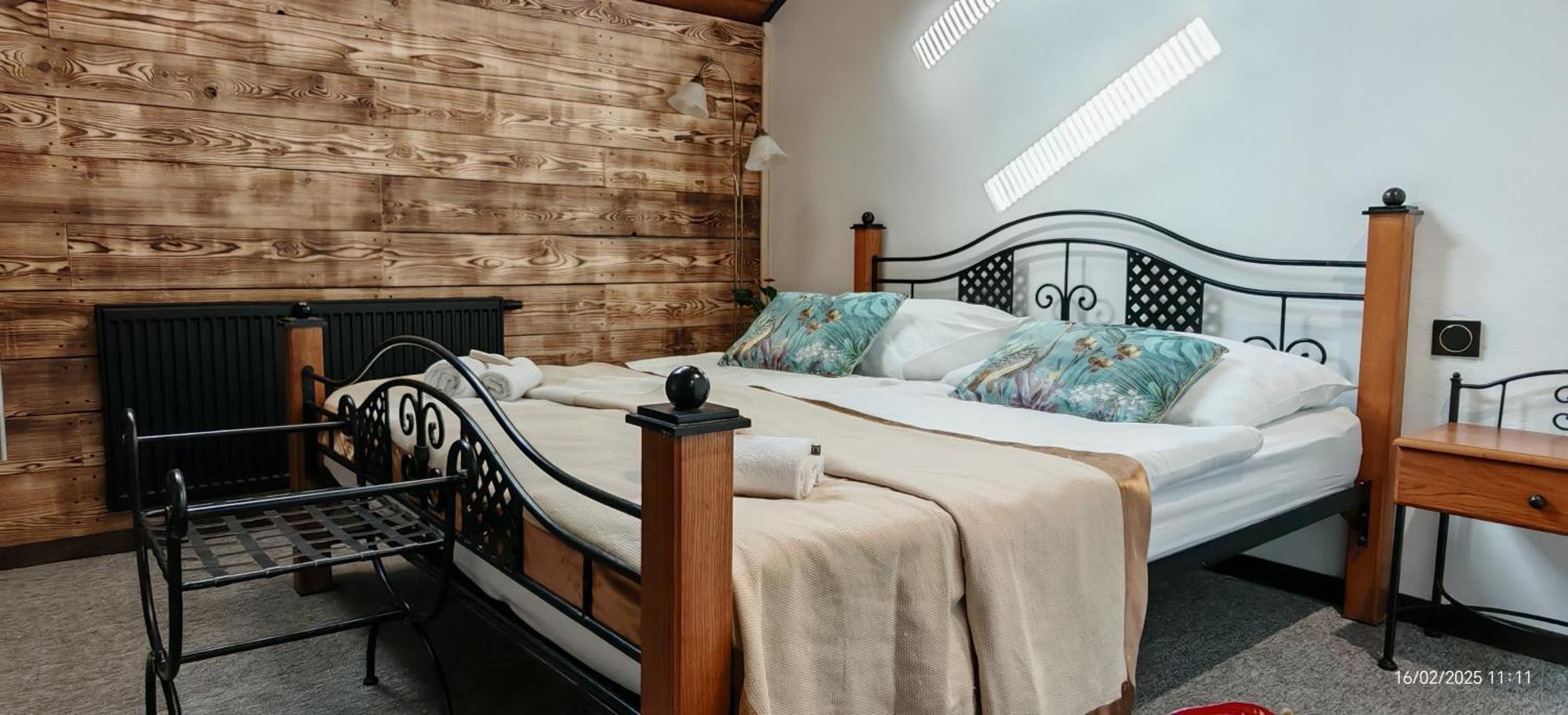 Hotel Plzensky Dvur Frýdek-Místek 外观 照片